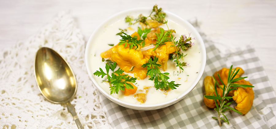 Eierschwammerlsuppe mit Süßkartoffeln - Die Steinzeitköchin