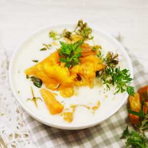 Eierschwammerlsuppe mit Süßkartoffeln