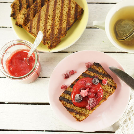 Paleo-Milchbrot mit Erdbeermarmelade - Koch-Rezepte Elke Eisner Steinzeitköchin Paleo