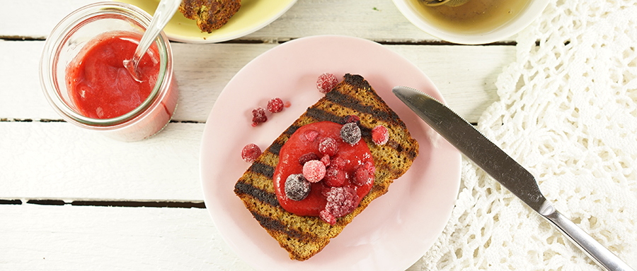 Elke Eisner - Paleo-Milchbrot mit Erdbeermarmelade