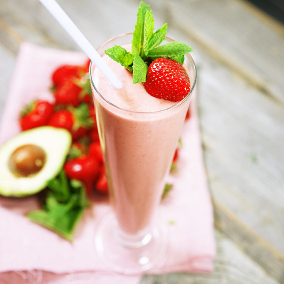 Erdbeershake mit Avocado - Koch-Rezepte Elke Eisner Steinzeitköchin Paleo