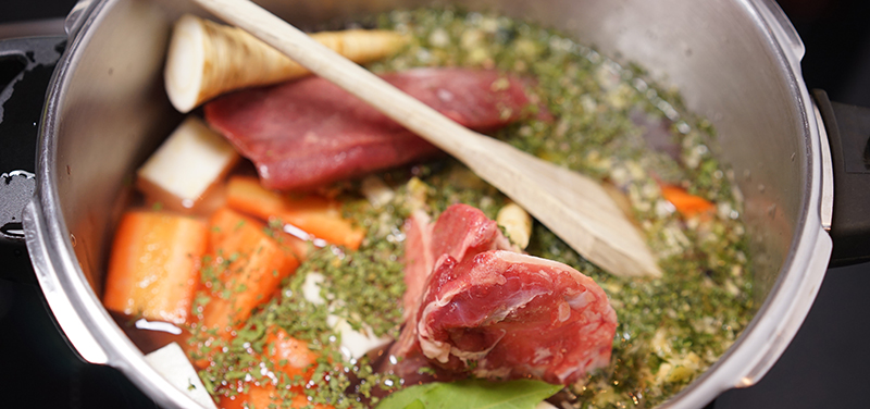 Elke Eisner - Rinderknochen-Suppe