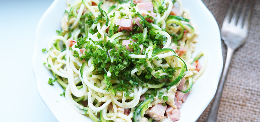 Zucchini-Nudeln alla Carbonara - Die Steinzeitköchin