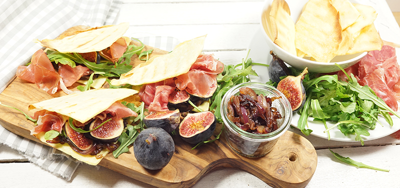 Elke Eisner - Crépes getoastet-mit Prosciutto di San Daniele und karamellisierten Zwiebeln