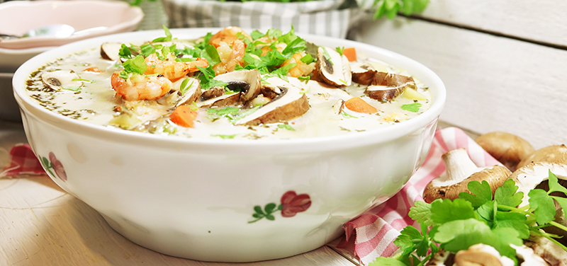 Elke Eisner - Cremige Champignon-Suppe mit Shrimps, Kräutern und Gemüse