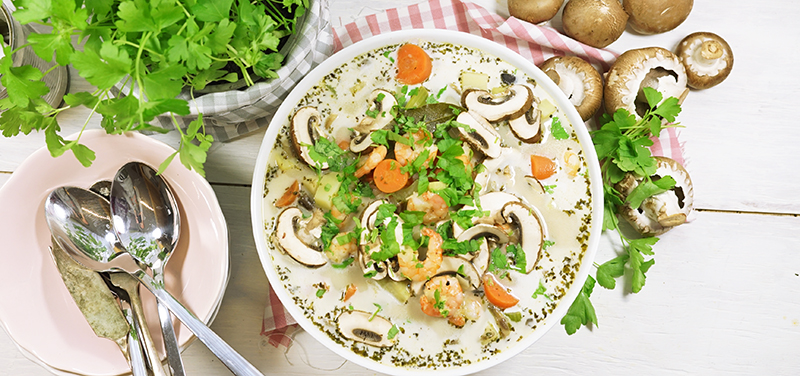 Elke Eisner - Cremige Champignon-Suppe mit Shrimps, Kräutern und Gemüse