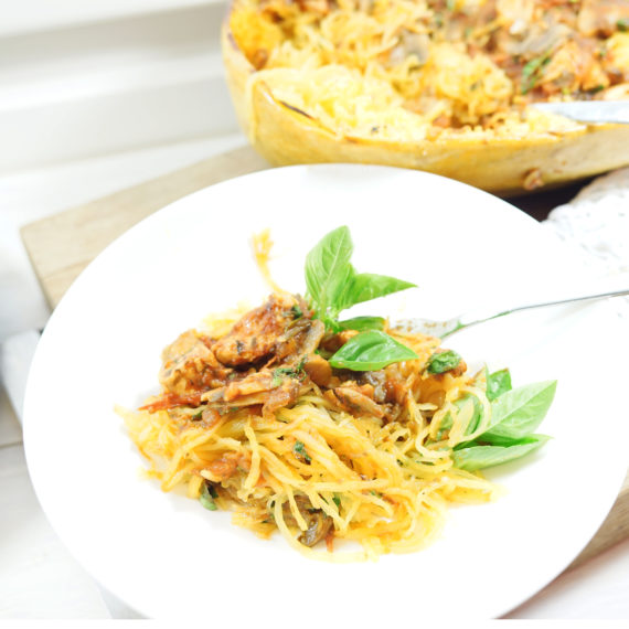 Spaghetti-Kürbis mit Basilikum-Hühnchen-Tomatensauce - Koch-Rezepte Elke Eisner Steinzeitköchin Paleo