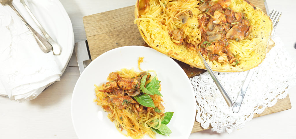 spaghettikürbis kohlenhydratarm, wenig kohlenhydrate Alternative zu Nudeln, paleo, keine Getreide, Nudeln ohne Mehl, ideal zum Abnehmen, gesunde Rezepte