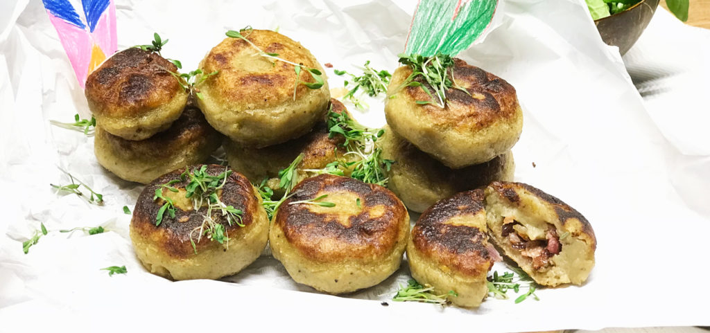 Paleo-Autoimmuntherapie Paleo Kroketten aus Kochbananen, AIP, glutenfrei, eifrai, getreidefrei, michlfrei, nussfrei, kochen nach dem Autoimmunprotokoll, ideal bei Autoimmunerkrankungen wie Hashimoto, Rheuma, Arthritis, gesundes Mittagessen Kroketten ohne Kartoffel
